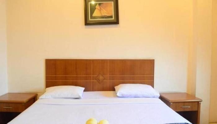 Sabrina Hotel Sisingamangaraja Пеканбару Экстерьер фото